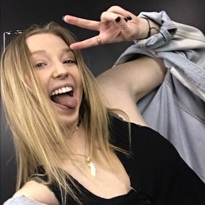 Meet your Posher, Ariana